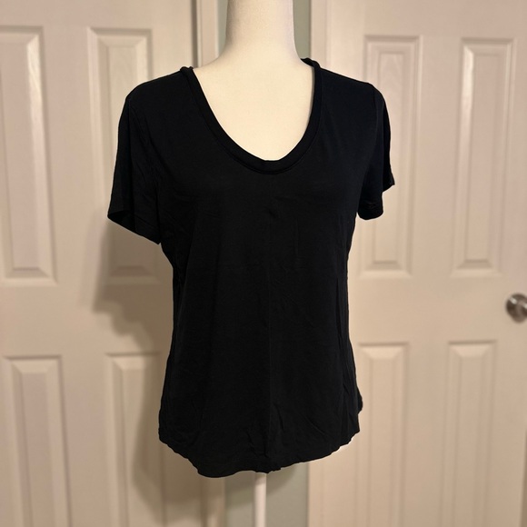 A New Day Black V-neck Short Sleeve Top Size: Medium - Picture 2 of 5